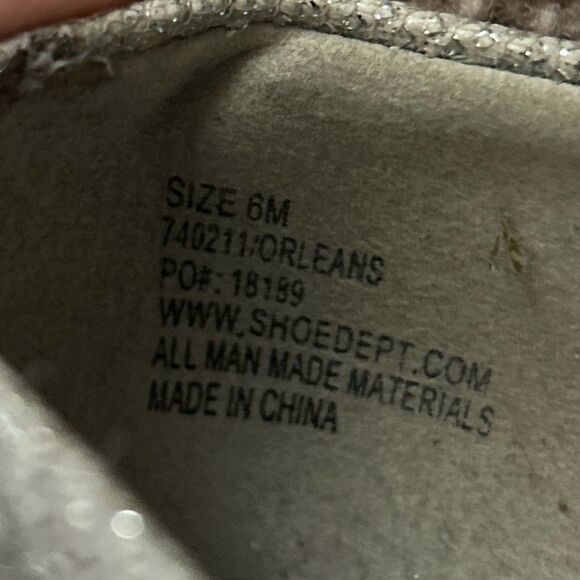 Hot Cakes Gray Silver New Orleans Crystal Ballet Flats Size 6M - Picture 3 of 10